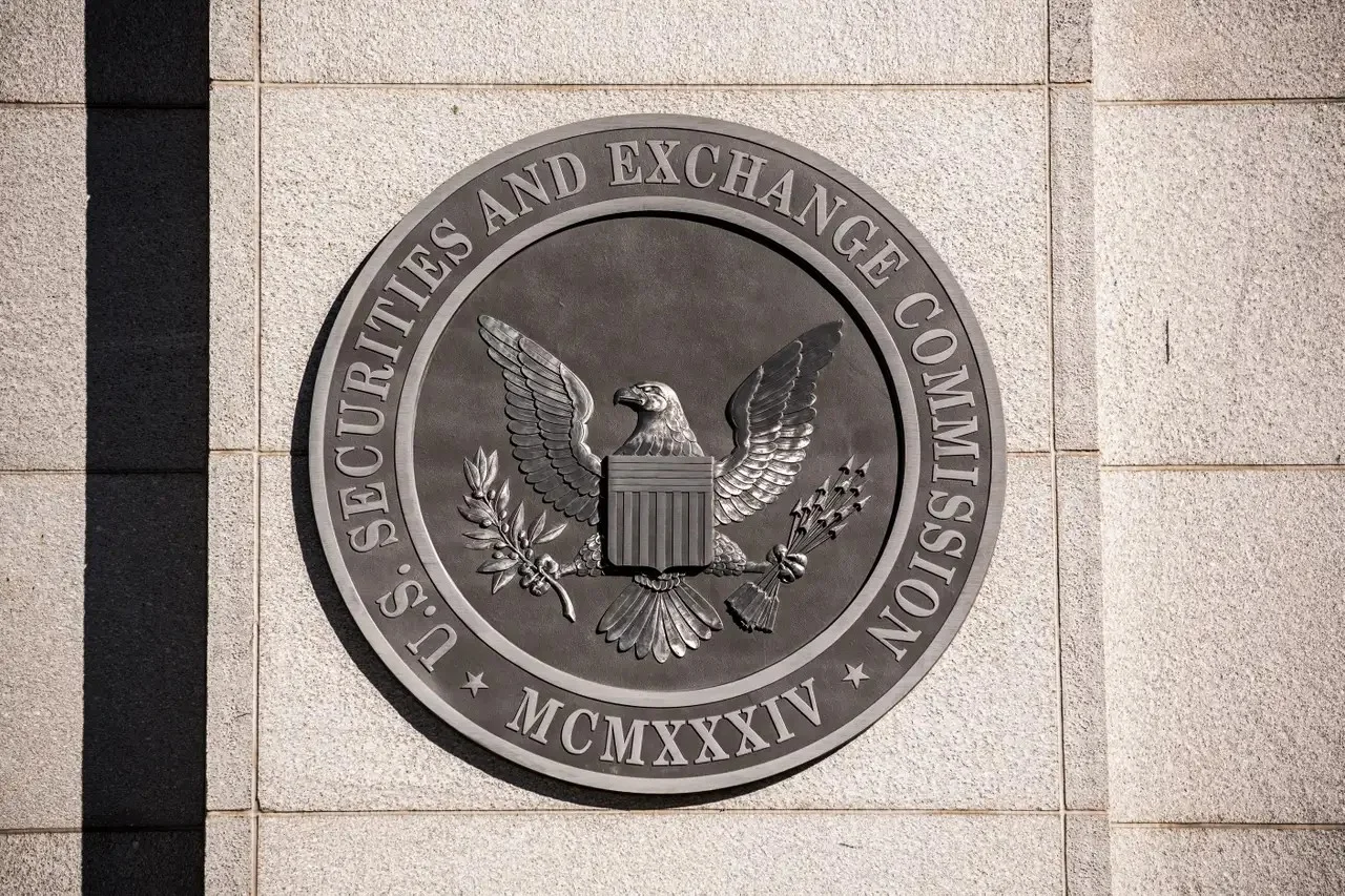 SEC Greenlights Liquid Staking: Criticism Ensues