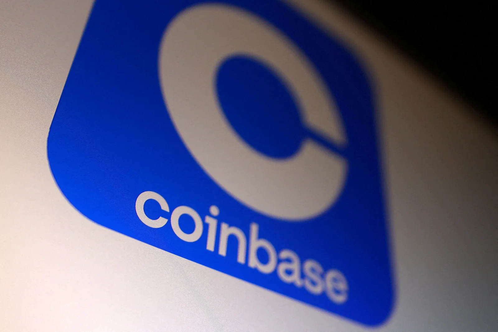 Coinbase Faces €3.25 Million Fine Over Customer